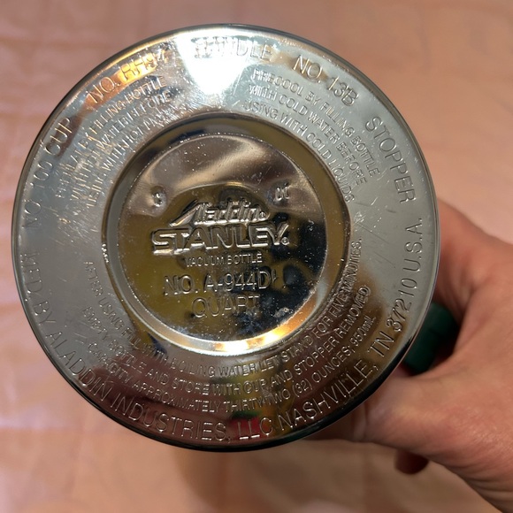 Stanley/alladin quart thermos, stopper, drink stopper. Excellent - Picture 9 of 10